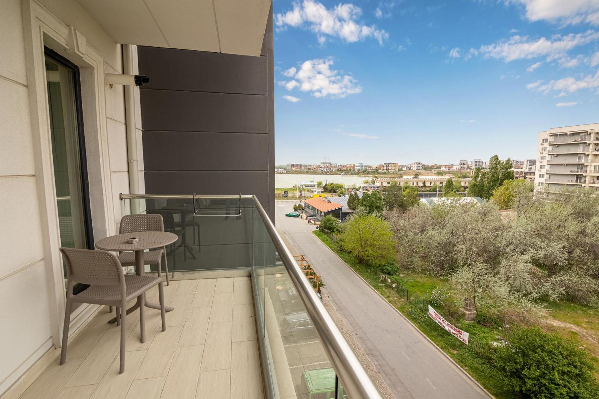Miramare Residence Aparthotel Năvodari Kültér fotó